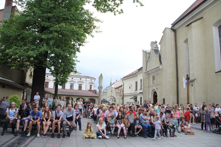 Nowy Sącz. Pod sztandarem Jezusa