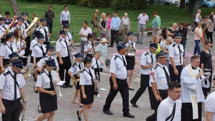 Abp Budzik bierze udział w uroczystosciach we Lwowie