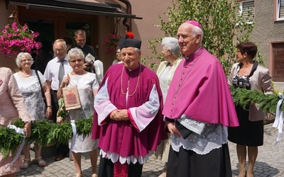 Jubilat wraz z kolegą kursowym - bp. Decem.