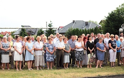 Mieszkańcy udali się na plac niedaleko świątyni,  gdzie przemawiał do nich papież.