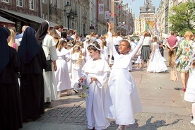 Procesja przeszła ulicami Głównego Miasta.