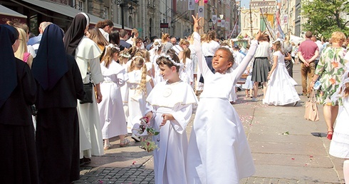 Procesja przeszła ulicami Głównego Miasta.