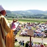 Spotkanie, w którym wzięło udział kilka tysięcy osób, rozpoczęło się Mszą św. pod przewodnictwem bp. Andrzeja Jeża.