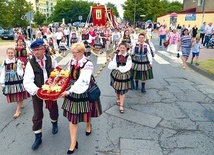 Tegoroczne procesje Bożego Ciała,  tak jak ta w Opocznie, miały także charakter wynagradzający.