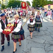 Tegoroczne procesje Bożego Ciała,  tak jak ta w Opocznie, miały także charakter wynagradzający.