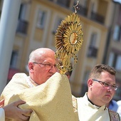 – Chrystus Pan, posyłając nas do świata, daje nam nie tylko wskazówki, co czynić.  Daje nam także siły do działania – przypominał abp Józef Górzyński.