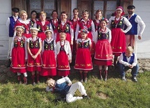 – Jeśli rodziny angażują się w krzewienie dawnych zwyczajów regionu, to jest nadzieja, że pozostanie  tak na pokolenia – mówi  ks. Grzegorz Ślesicki.