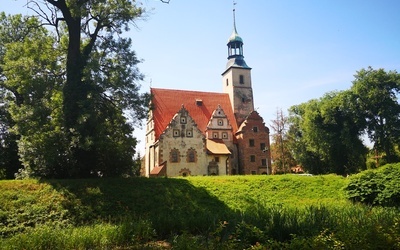 Manierystyczny kościół pw. Trójcy Świętej w Żórawinie