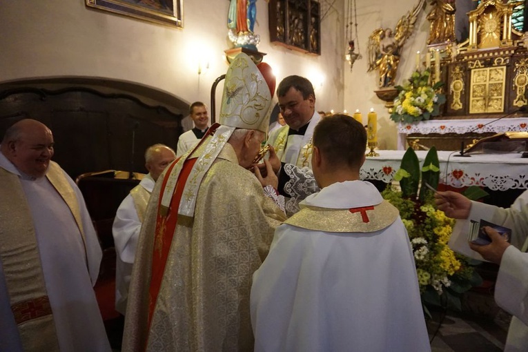 Relikwie św. Faustyny Kowalskiej w Krosnowicach