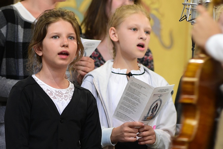 Gietrzwałd. Uroczystości 142. rocznicy rozpoczęcia objawień maryjnych