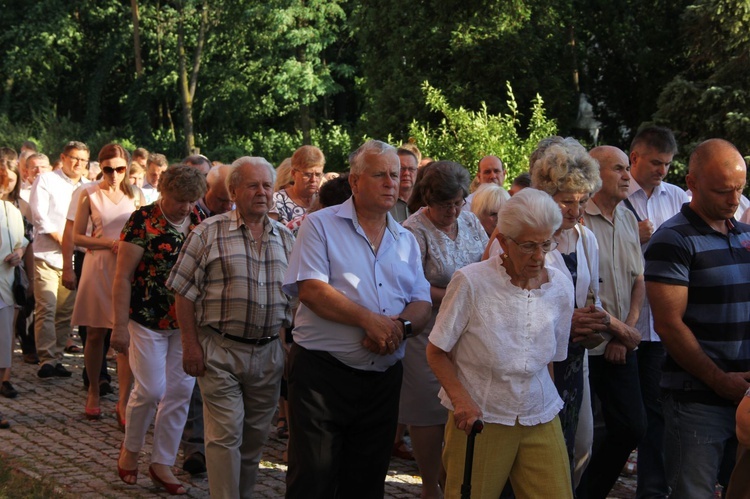 Błogosławieństwo odnowionych organów w Mielcu