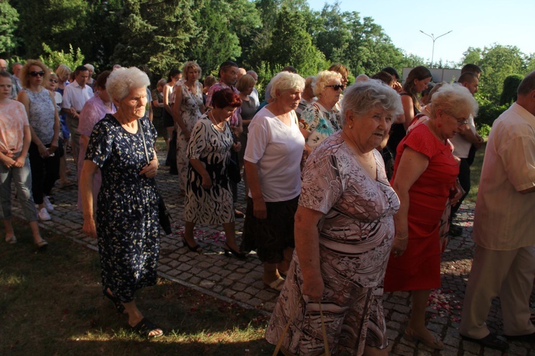 Błogosławieństwo odnowionych organów w Mielcu