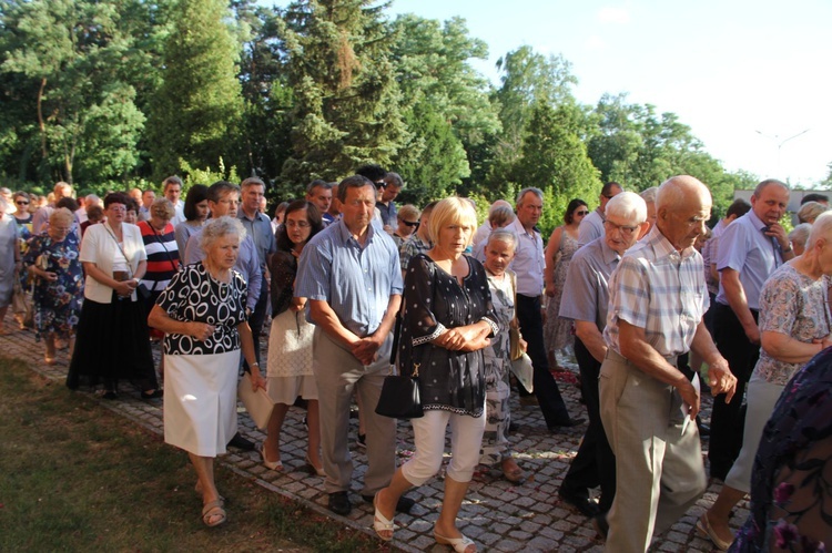 Błogosławieństwo odnowionych organów w Mielcu