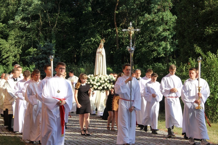 Błogosławieństwo odnowionych organów w Mielcu