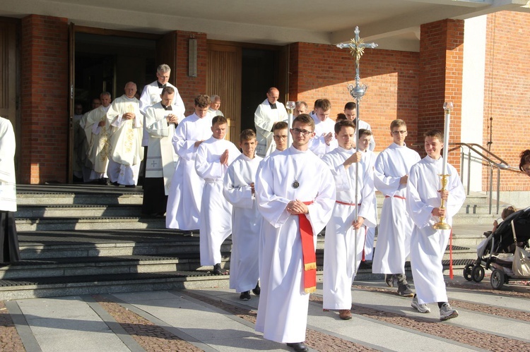 Błogosławieństwo odnowionych organów w Mielcu