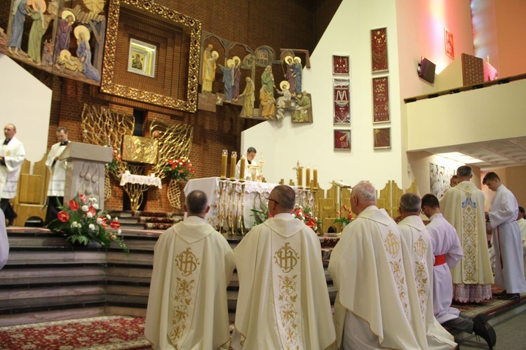 Błogosławieństwo odnowionych organów w Mielcu