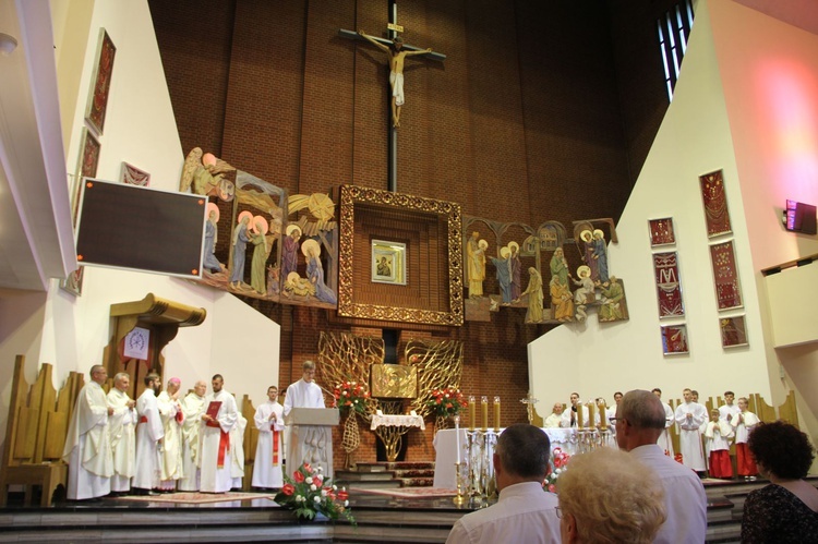 Błogosławieństwo odnowionych organów w Mielcu