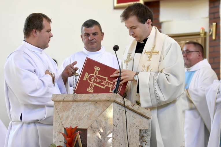 30-lecie parafii pw. Matki Bożej Nieustającej Pomocy w Wałbrzychu