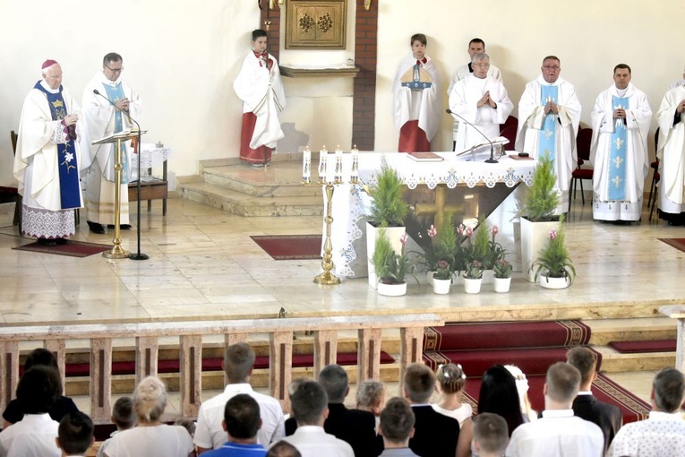 30-lecie parafii pw. Matki Bożej Nieustającej Pomocy w Wałbrzychu