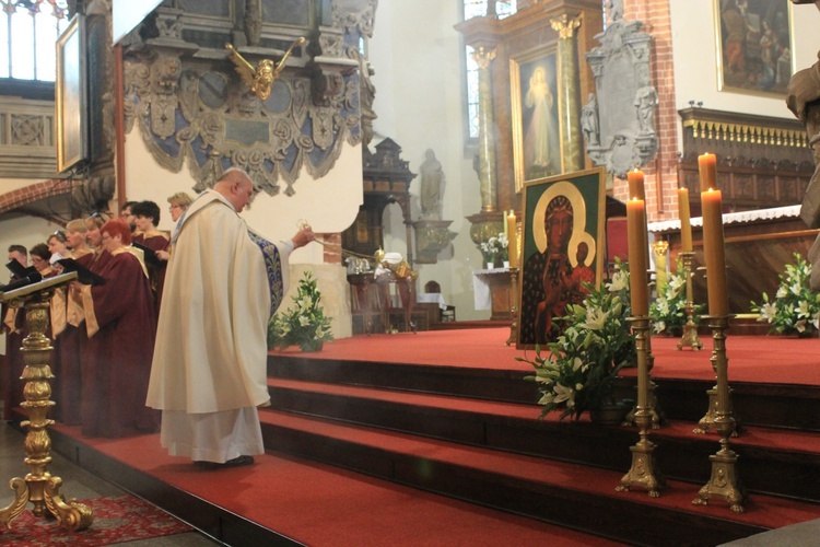 Święci Piotrze i Pawle - módlcie się za nami!