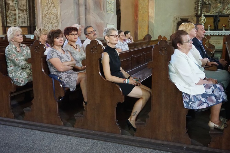 Mogą rozdawać Komunię św.