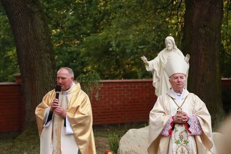 Figura Serca Jezusa w Oleśnie