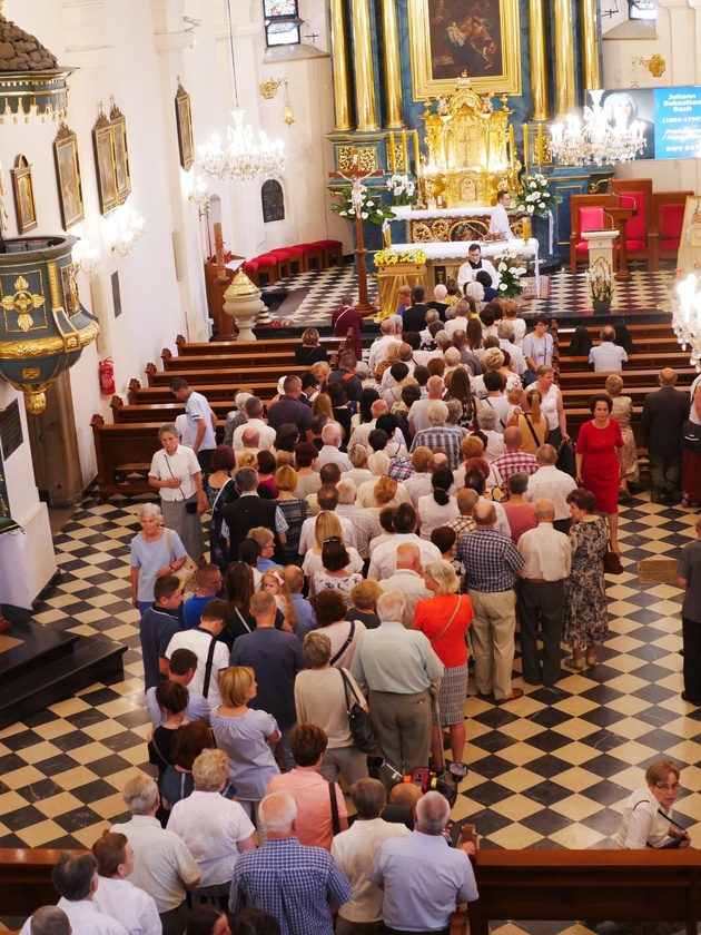 Instalacja relikwii św. Jana Pawła II w Sanktuarium Matki Bożej Myślenickiej