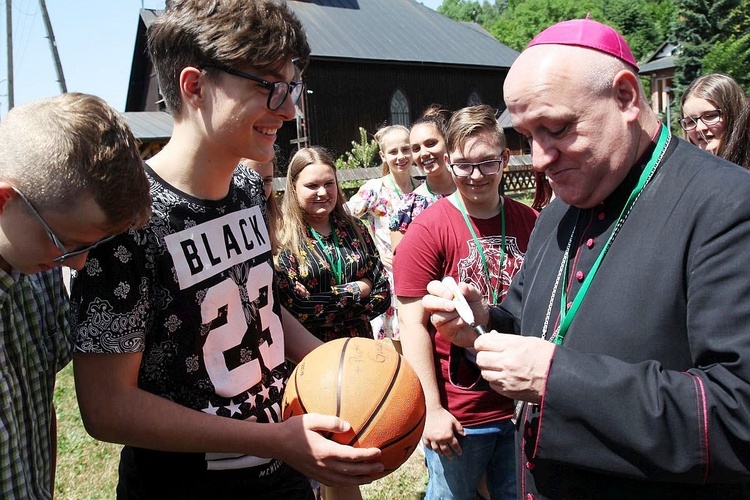 Bp Piotr Greger u oazowiczów III stp. OND w Juszczynie