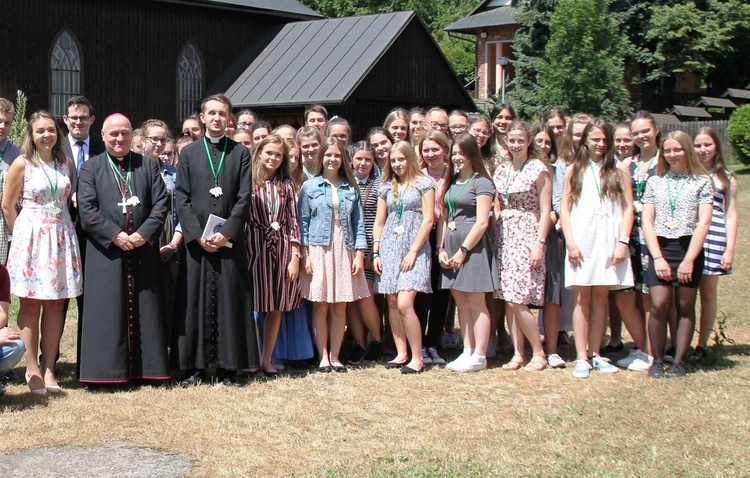 Bp Piotr Greger u oazowiczów III stp. OND w Juszczynie