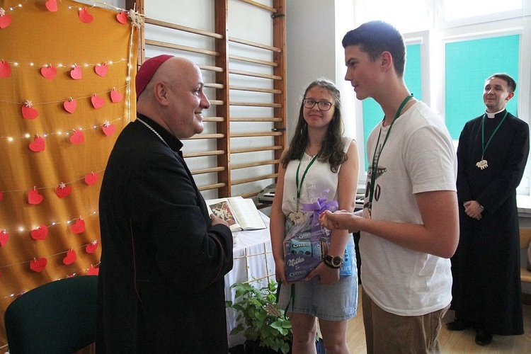 Bp Piotr Greger u oazowiczów III stp. OND w Juszczynie