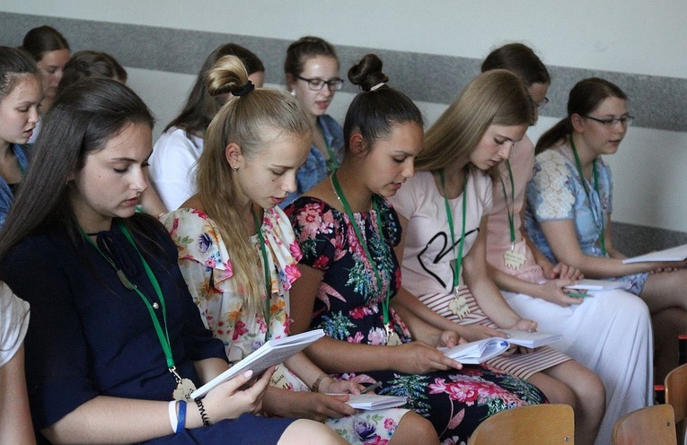 Bp Piotr Greger u oazowiczów III stp. OND w Juszczynie