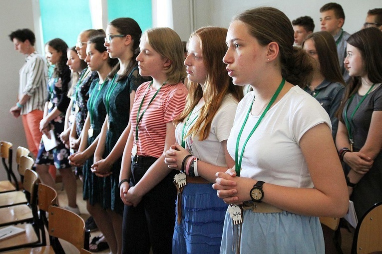 Bp Piotr Greger u oazowiczów III stp. OND w Juszczynie