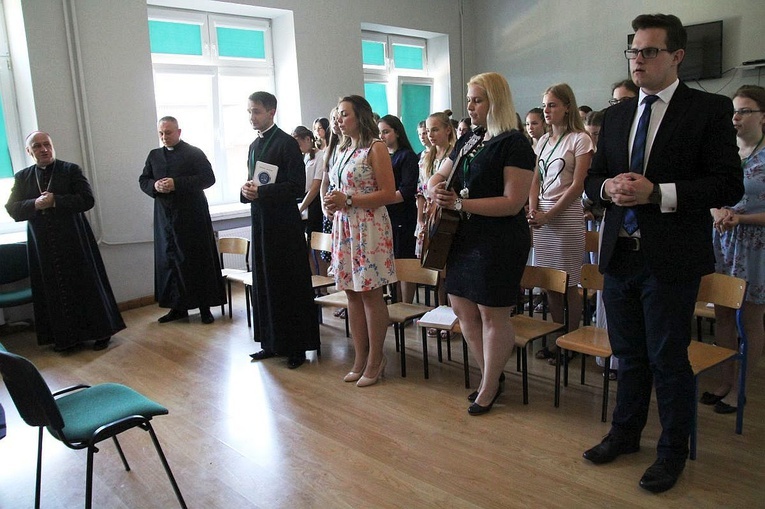 Bp Piotr Greger u oazowiczów III stp. OND w Juszczynie