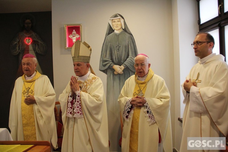 Relikwie św. Jana Pawła II w Kęszycy Leśnej