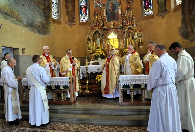 Święcenia diakona stałego w Roszowickim Lesie