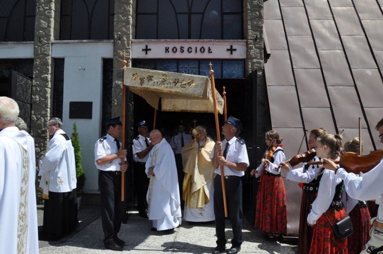 Poświęcenie dzwonnicy w Glisnem 2019
