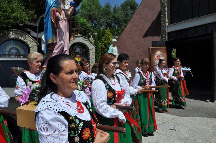 Poświęcenie dzwonnicy w Glisnem 2019