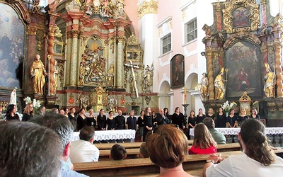 Lubomierska świątynia  jest nie tylko piękna, ale też świetnie nadaje się do koncertów chóralnych. 