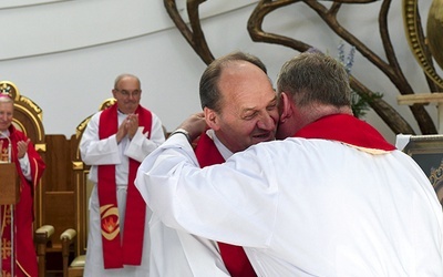 ▲	– Brama Miłosierdzia jest wciąż otwarta również dla mnie – mówił ustępujący gospodarz.