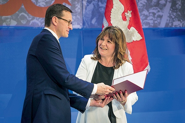 ▲	Poseł Małgorzata Zwiercan z premierem Mateuszem Morawieckim.