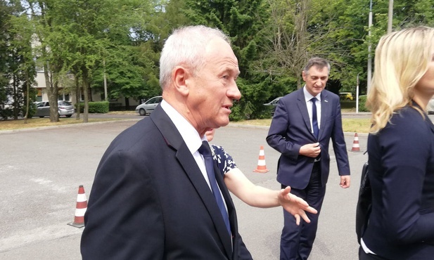 Wstrząs w kopalni Murcki-Staszic - stan górników, którzy przeżyli, jest stabilny