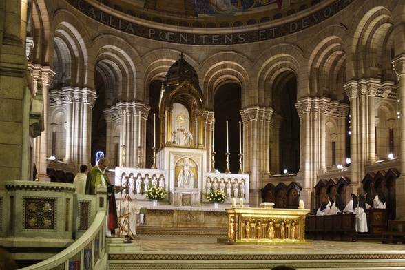 Francja: 11 decyzji episkopatu w walce z wykorzystywaniem seksualnym w Kościele 