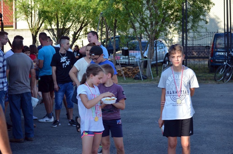 Czuwanie modlitewne i festyn parafialny w Doboszowicach