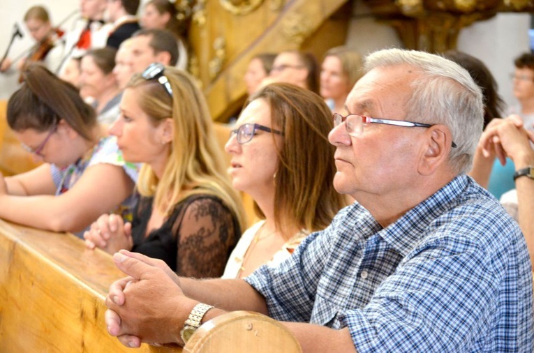 Czuwanie modlitewne i festyn parafialny w Doboszowicach