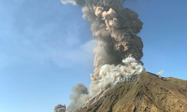 Erupcja wulkanu we Włoszech, nie żyje turysta
