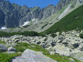 Tatry: Dramatyczny wyścig z czasem, ratownicy powstrzymali niedoszłego samobójcę