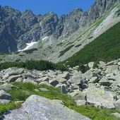 Tatry: Dramatyczny wyścig z czasem, ratownicy powstrzymali niedoszłego samobójcę