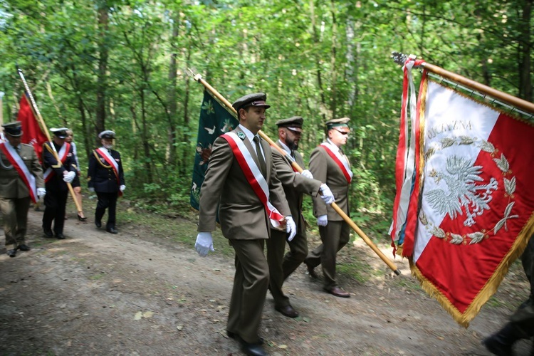 Pamiętali o zamordownych w Borze Kunowskim 