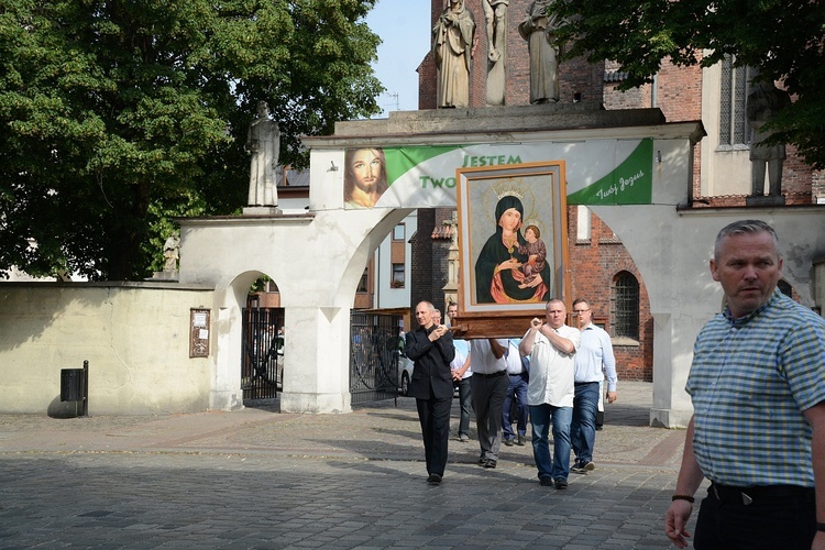 Męski Różaniec w Opolu