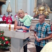 Rodziny pielgrzymowały na Święty Krzyż 